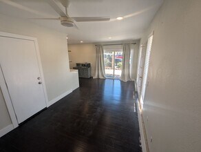 1092 Fresno St Unit 10, Unit DS in San Diego, CA - Building Photo - Building Photo