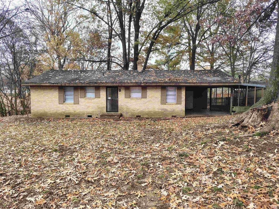 1907 Kingsley Ave in Memphis, TN - Building Photo