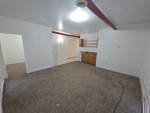 90 E Main St, Unit 2 in Norwich, NY - Building Photo - Building Photo