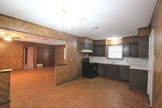 1428 E Houston St-Unit -1428 1/2 in Tyler, TX - Building Photo - Building Photo