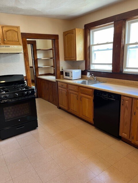 50 Upland Rd, Unit 2 in Somerville, MA - Building Photo