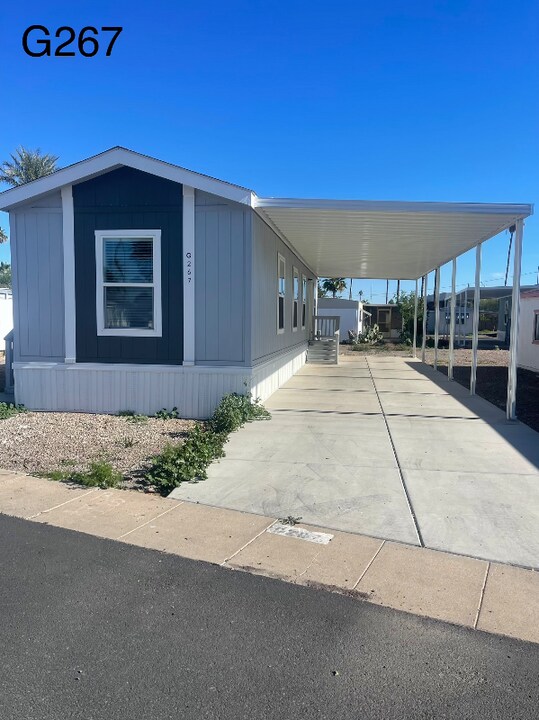 5201 W Camelback Rd in Phoenix, AZ - Building Photo