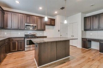 3716 Prague Mews in Dallas, TX - Building Photo - Building Photo