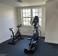 15901 Pointe Cir in Iona, FL - Foto de edificio - Building Photo