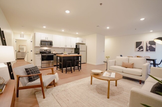 476 Taylor Apartments