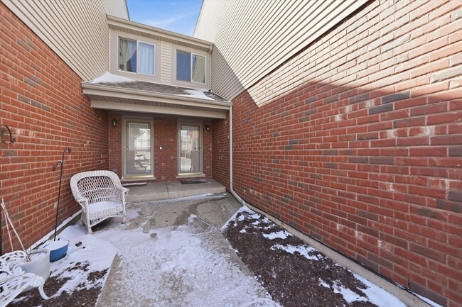 8261 Pecan Pl in Frankfort, IL - Building Photo - Building Photo