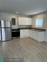 1215 NE 17th Ave-Unit -6 in Fort Lauderdale, FL - Building Photo - Building Photo