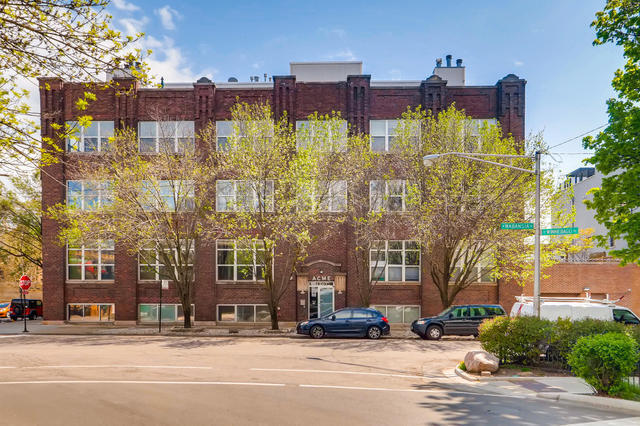 property at 2201 W Wabansia Ave