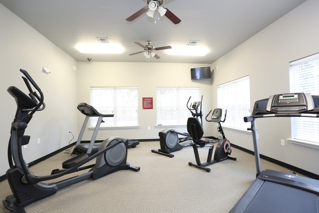 The Peaks at Searcy in Searcy, AR - Building Photo - Interior Photo