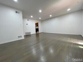 115 Redbud Rd in Piscataway, NJ - Building Photo - Building Photo