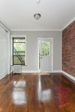 309 E 8th St in New York, NY - Building Photo - Building Photo