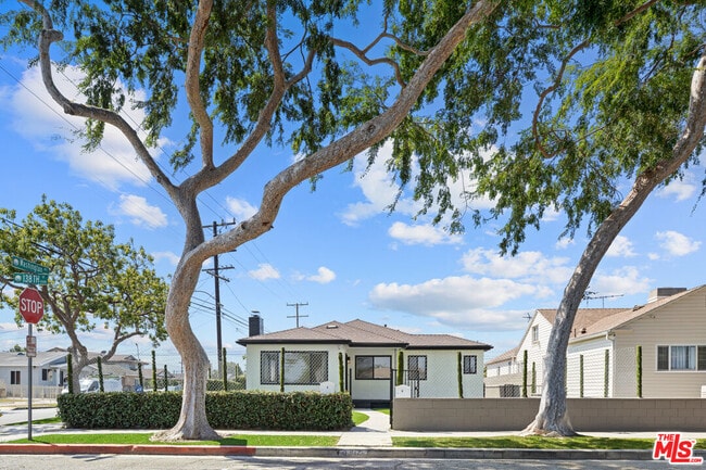 4302 138th St in Hawthorne, CA - Building Photo - Building Photo