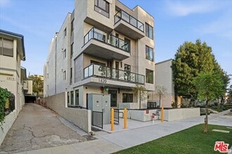 1820 Prosser Ave in Los Angeles, CA - Foto de edificio - Building Photo