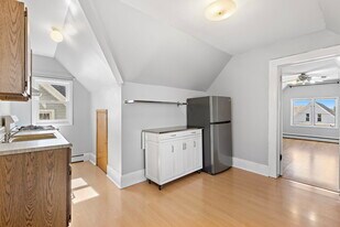 33 W 45th St, Unit 3