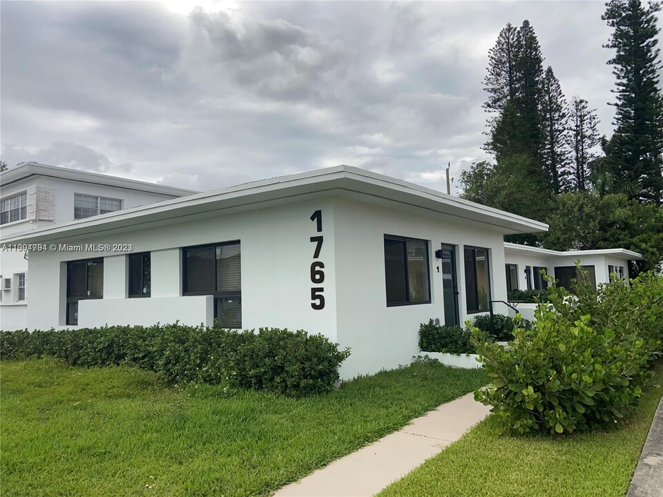 1765 Normandy Dr-Unit -2 in Miami Beach, FL - Foto de edificio