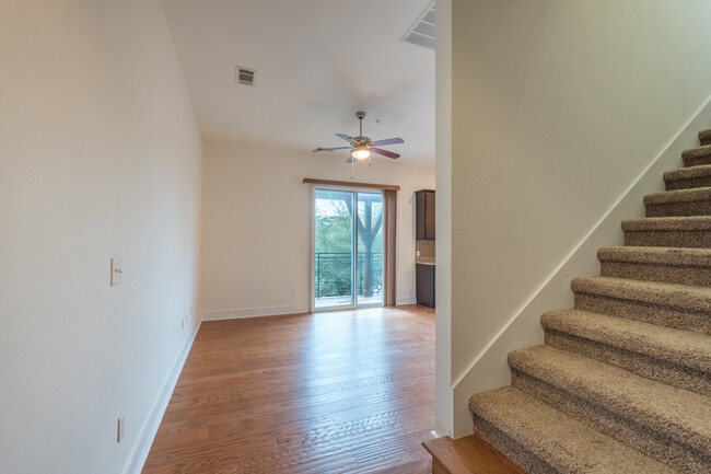 8110 Ranch Rd 2222 in Austin, TX - Building Photo - Building Photo