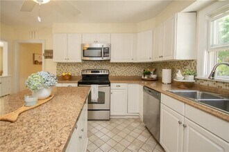 23 Sherwood Rd in Middletown, RI - Building Photo - Building Photo