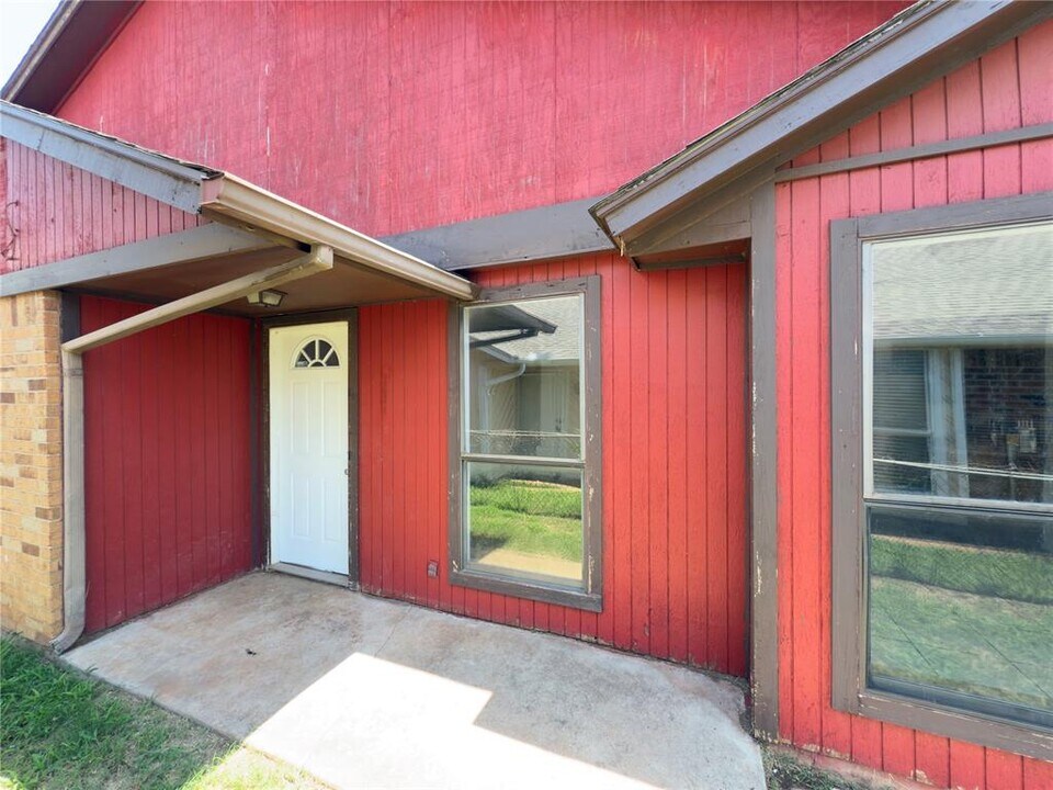 1109 Dustin Dr in Edmond, OK - Building Photo