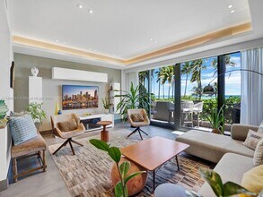201 Crandon Blvd in Key Biscayne, FL - Building Photo - Building Photo
