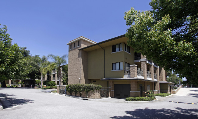 Fern Lodge in Redlands, CA - Building Photo - Building Photo