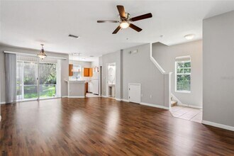 2148 Golden Oak Ln in Valrico, FL - Building Photo - Building Photo