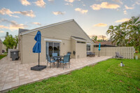 8600 Floralwood Dr in Boca Raton, FL - Building Photo - Building Photo