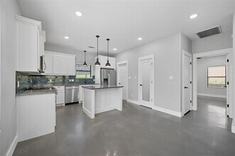 610 E Shepherd St in Denison, TX - Building Photo - Building Photo