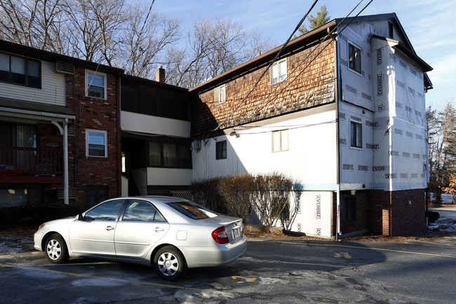 Edgewood Park Apartments in Clinton, MA - Building Photo - Building Photo