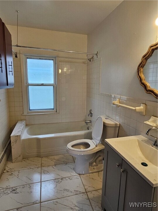 1037 Walden Ave in Buffalo, NY - Building Photo