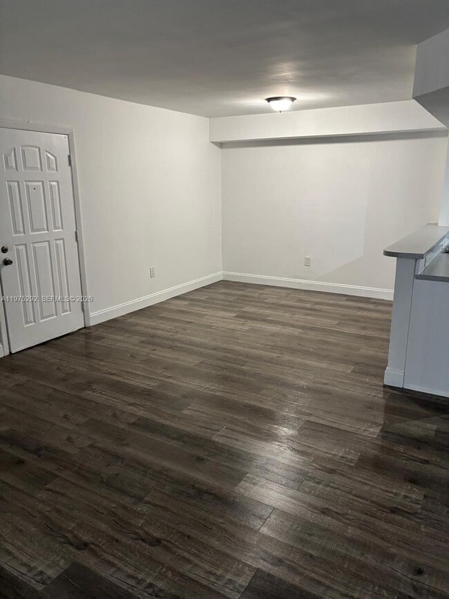 8670 SW 212th St in Cutler Bay, FL - Building Photo - Building Photo