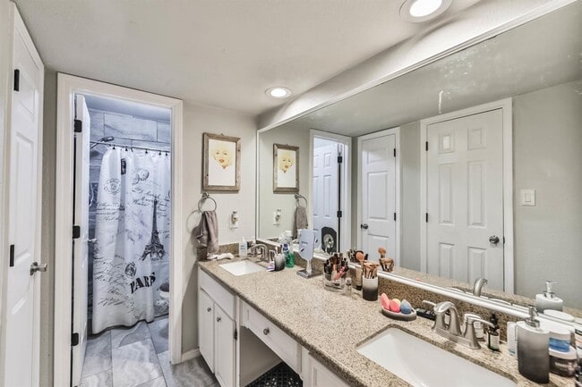 10811 Kirktown Dr in Houston, TX - Building Photo - Building Photo