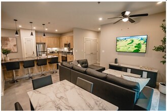 600 E Dallas Ave, Unit A-04 in McAllen, TX - Foto de edificio - Building Photo