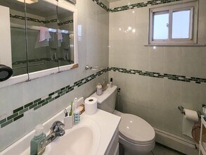 57 Suburbia Ct in Jersey City, NJ - Building Photo - Building Photo