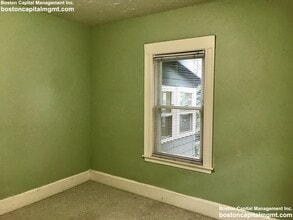 55 Moreland St, Unit 1 in Somerville, MA - Building Photo - Building Photo