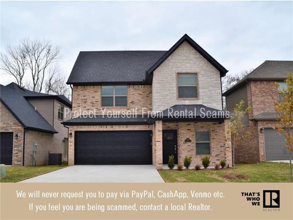 1800 SW Riverstone Rd in Bentonville, AR - Building Photo