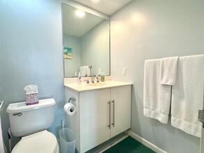 3001 S Ocean Dr, Unit 203 in Hollywood, FL - Foto de edificio - Building Photo