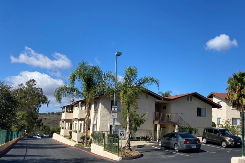 Sunset Meadows in Fallbrook, CA - Building Photo