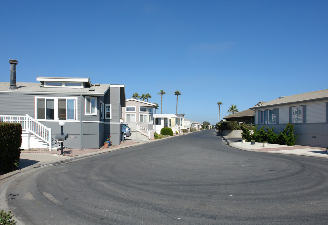 5540 W 5th St in Oxnard, CA - Foto de edificio