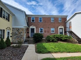 680 Broad St, Unit E in Akron, PA - Building Photo