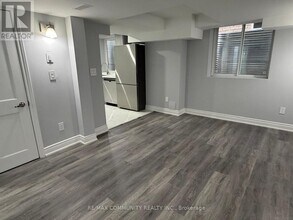 224 Fleetwood Dr in Oshawa, ON - Building Photo - Building Photo