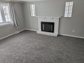 141 Main St in Hickory, PA - Building Photo - Building Photo