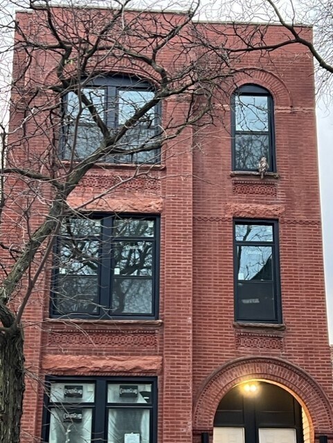 property at 2715 W Potomac Ave