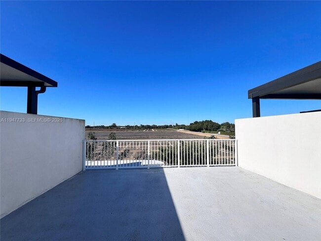 25649 SW 144th Ave in Princeton, FL - Building Photo - Building Photo