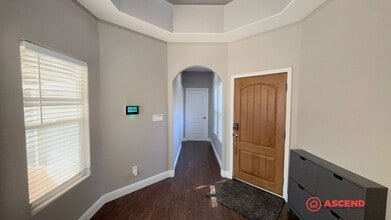 230 Solecita Way in Bakersfield, CA - Building Photo - Building Photo