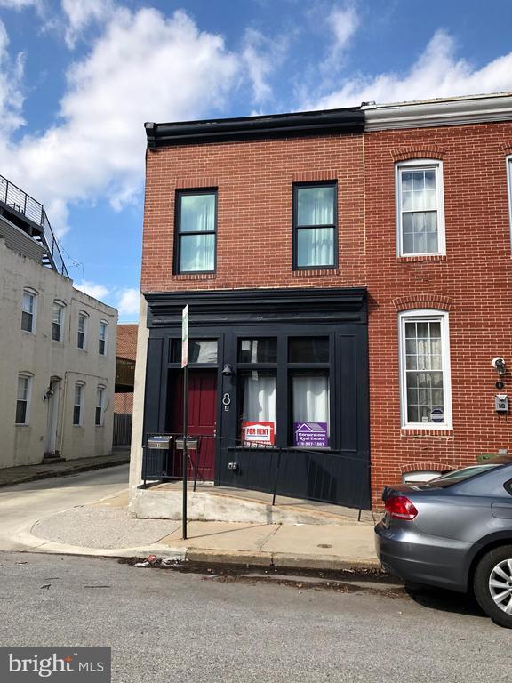 property at 8 W Barney St