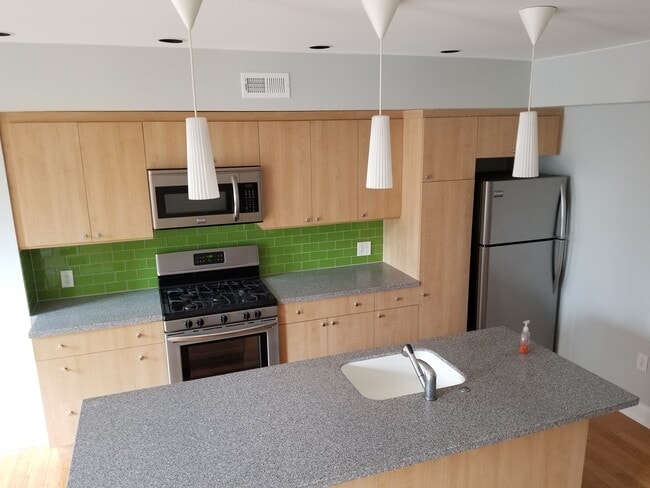 1525 South St, Unit 2nd Floor in Philadelphia, PA - Building Photo - Building Photo