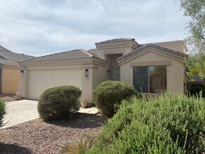 566 W Enchanted Desert Dr in Casa Grande, AZ - Building Photo - Building Photo