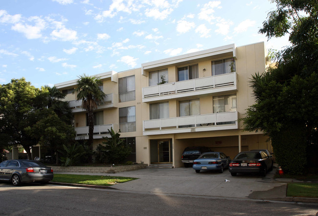 1900 Glendon Ave in Los Angeles, CA - Building Photo - Building Photo