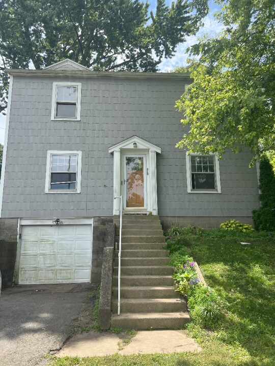 219 Circle Ave in Washington Court House, OH - Building Photo