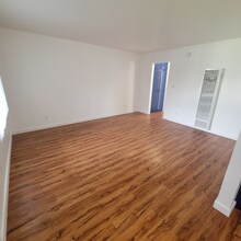 125 S Ave 53 in Los Angeles, CA - Foto de edificio - Building Photo